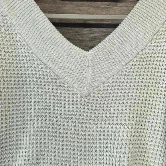 Zenana Outfitters Cream V-Neck Sweater - Picture 2 of 4